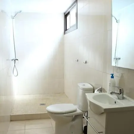 Villa Beautiful 9 Bedroom With And Pool. *