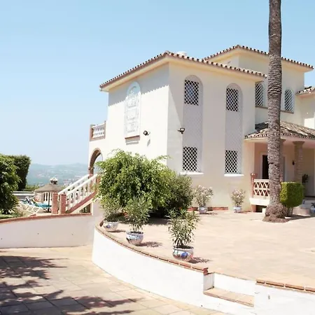 Villa Beautiful 9 Bedroom With And Pool. Malaga