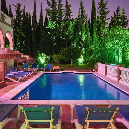 Villa Beautiful 9 Bedroom With And Pool.