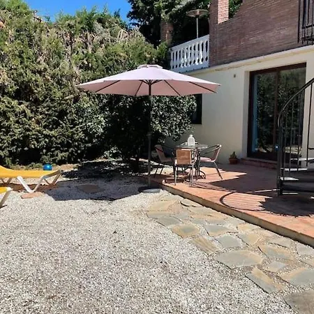 Beautiful 9 Bedroom With And Pool.