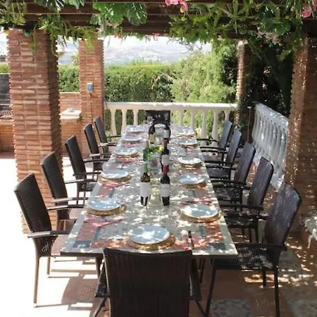 Beautiful 9 Bedroom With And Pool. * Malaga