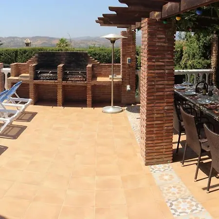 Beautiful 9 Bedroom With And Pool. Villa
