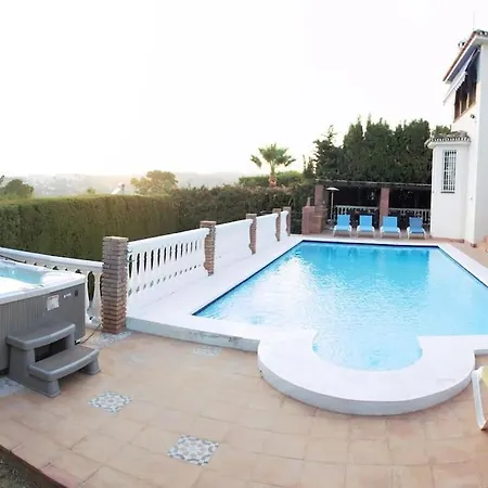 Villa Beautiful 9 Bedroom With And Pool.