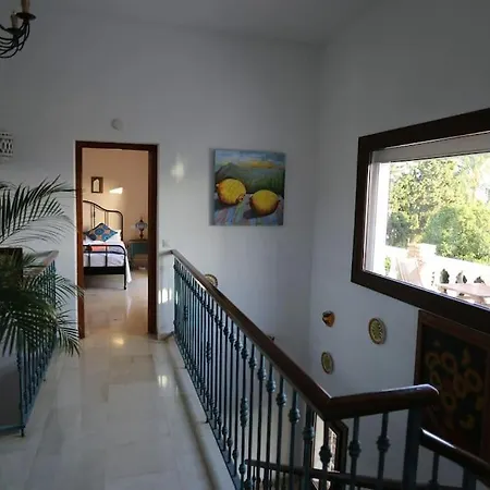 Villa Beautiful 9 Bedroom With And Pool.