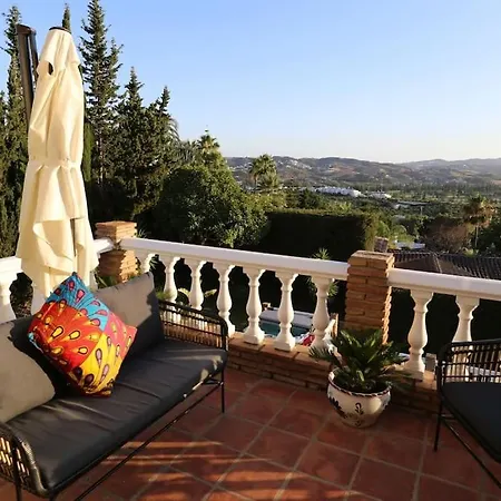 Beautiful 9 Bedroom With And Pool. *