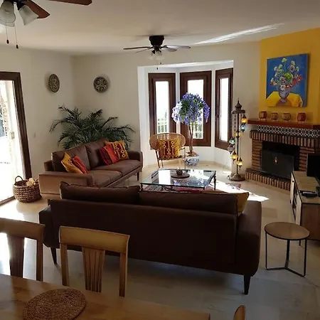 Villa Beautiful 9 Bedroom With And Pool. *