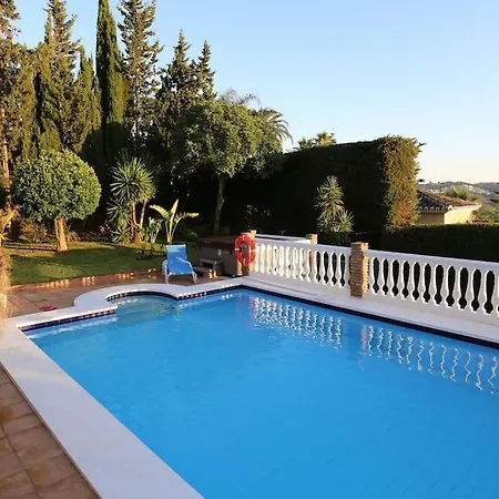 Beautiful 9 Bedroom With And Pool. Villa
