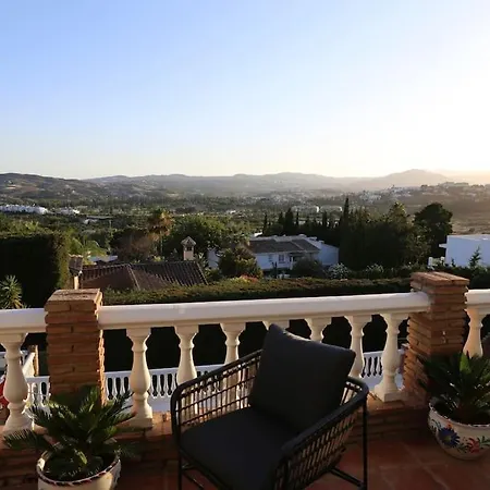 Beautiful 9 Bedroom With And Pool. Villa *