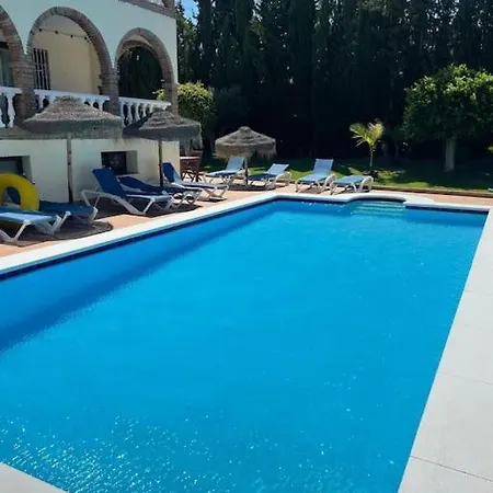 Beautiful 9 Bedroom With And Pool. *