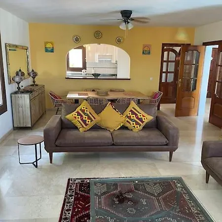 Beautiful 9 Bedroom With And Pool. * Malaga