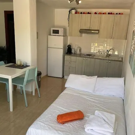 Beautiful 9 Bedroom With And Pool. * Malaga